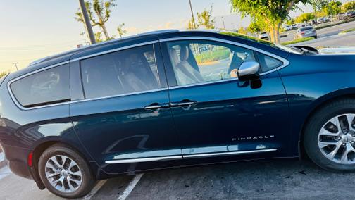 2023 Chrysler Pacifica Hybrid Pinnacle