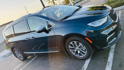 2023 Chrysler Pacifica Hybrid Pinnacle
