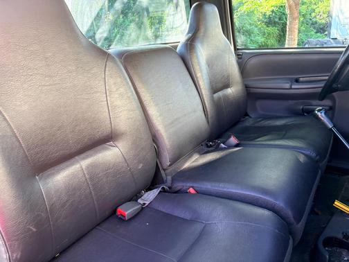 Silver 2001 Dodge Ram 2500 Base