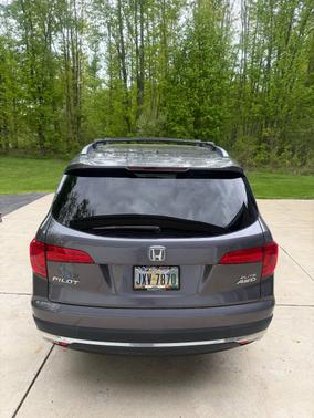 Gray 2017 Honda Pilot Elite