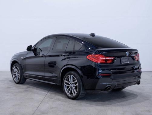 Black 2018 BMW X4 M40i