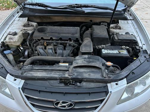 White 2009 Hyundai SONATA GLS