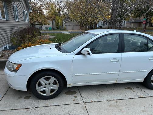 White 2009 Hyundai SONATA GLS