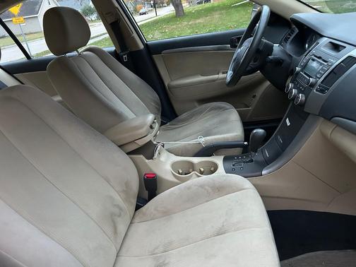White 2009 Hyundai SONATA GLS