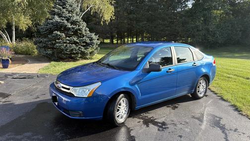 Blue 2010 Ford Focus SE