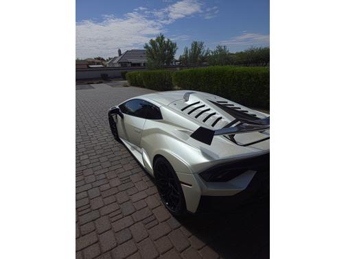 2023 Lamborghini Huracan STO Base
