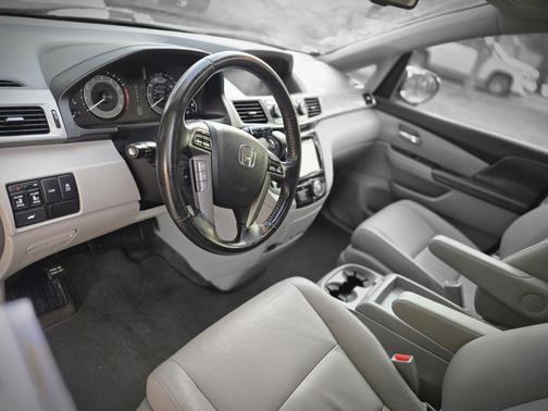 Silver 2016 Honda Odyssey EX-L