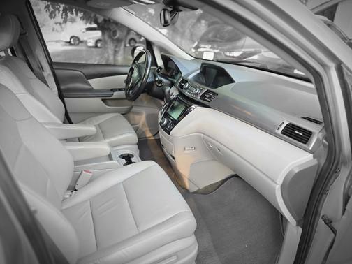 Silver 2016 Honda Odyssey EX-L