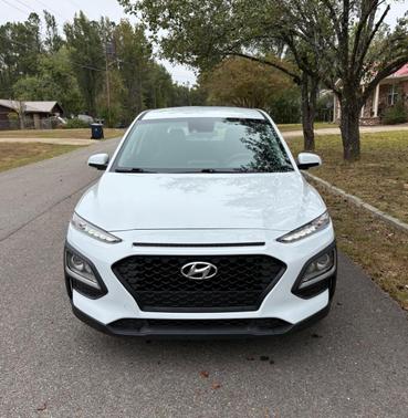 White 2021 Hyundai KONA SE