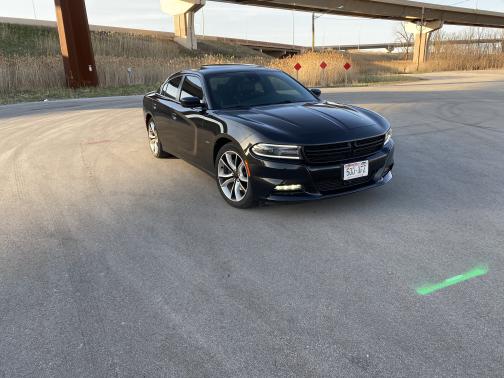 Photo 3 of 9 of 2015 Dodge Charger R/T