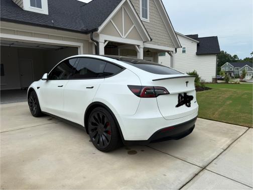 2023 Tesla Model Y Performance
