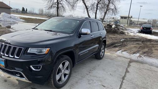 Photo 2 of 16 of 2014 Jeep Grand Cherokee Overland