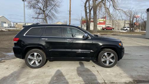 Photo 5 of 16 of 2014 Jeep Grand Cherokee Overland