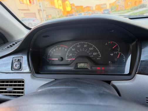 White 2005 Mitsubishi Lancer ES