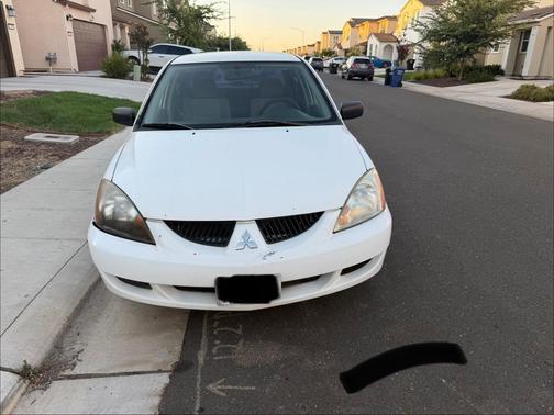 White 2005 Mitsubishi Lancer ES