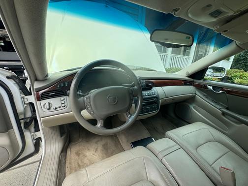 2005 Cadillac DeVille Base