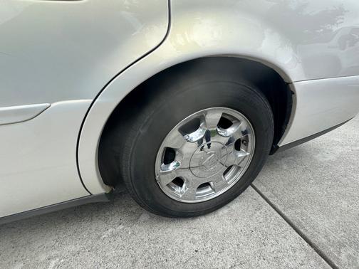 2005 Cadillac DeVille Base