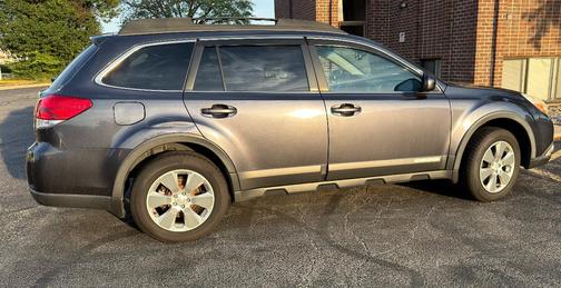 Gray 2011 Subaru Outback 2.5 i Premium