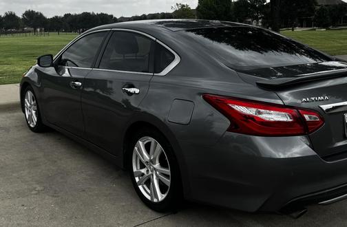Gray 2016 Nissan Altima 3.5 SL