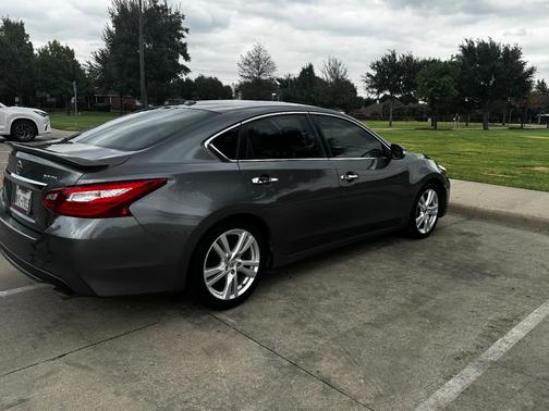 Gray 2016 Nissan Altima 3.5 SL
