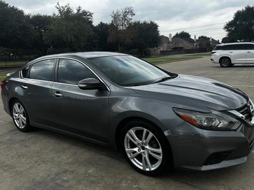 Gray 2016 Nissan Altima 3.5 SL