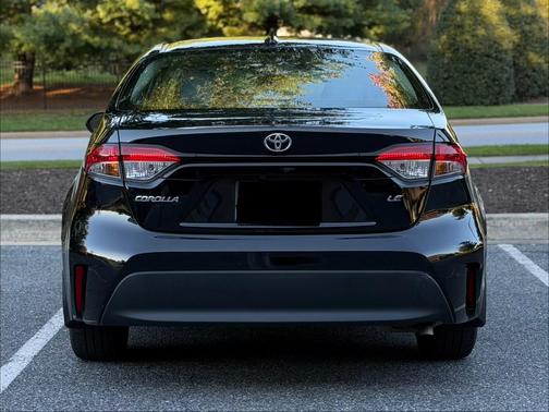 Black 2023 Toyota Corolla LE