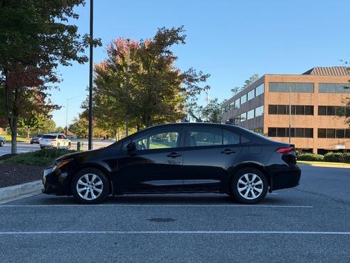 Black 2023 Toyota Corolla LE