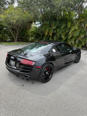 Black 2011 Audi R8 5.2 quattro