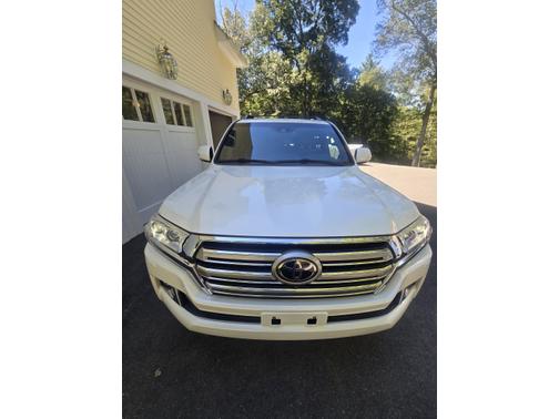 2019 Toyota Land Cruiser Base