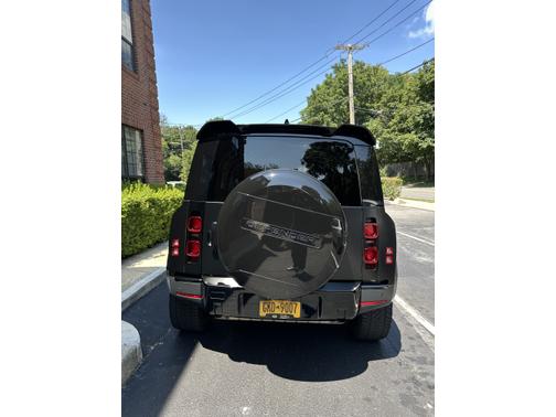 2021 Land Rover Defender SE