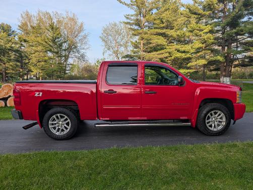 Red 2011 Chevrolet Silverado 1500 LT