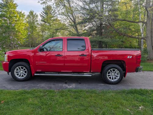 Red 2011 Chevrolet Silverado 1500 LT