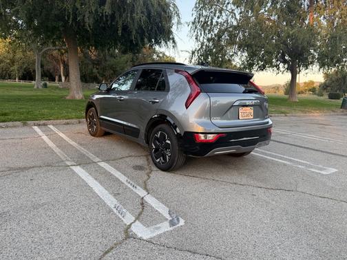 Silver 2024 Kia Niro EV Wind