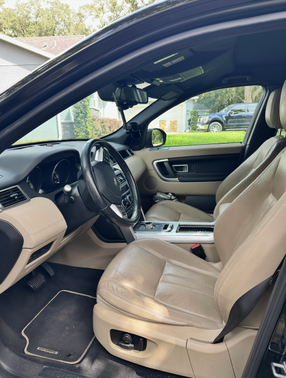 Black 2016 Land Rover Discovery Sport HSE