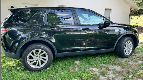 Black 2016 Land Rover Discovery Sport HSE