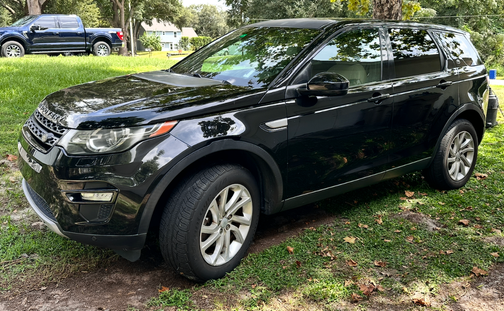 Black 2016 Land Rover Discovery Sport HSE
