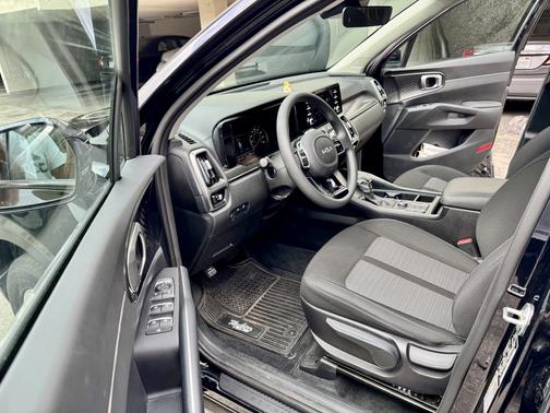 2022 Kia Sorento LX