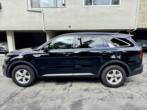 2022 Kia Sorento LX
