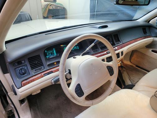 1996 Lincoln Town Car Cartier Designer