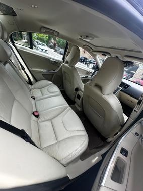 Blue 2014 Volvo S60 T5 Platinum