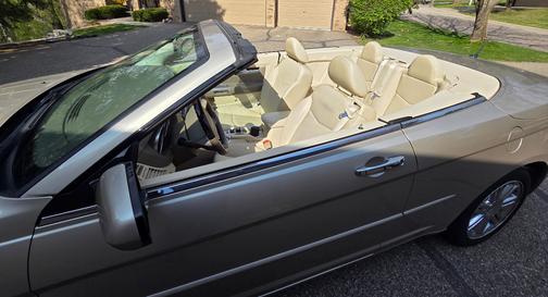 Gold 2008 Chrysler Sebring Limited