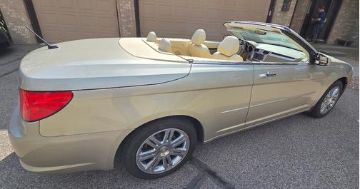 Gold 2008 Chrysler Sebring Limited