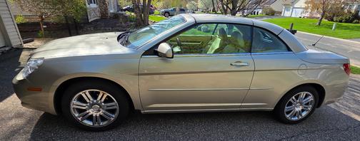 Gold 2008 Chrysler Sebring Limited