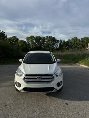 White 2019 Ford Escape SE