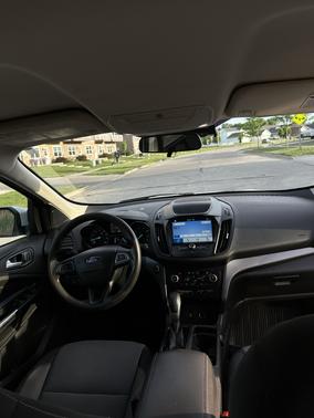 White 2019 Ford Escape SE