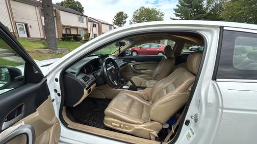 White 2010 Honda Accord EX-L