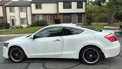 White 2010 Honda Accord EX-L