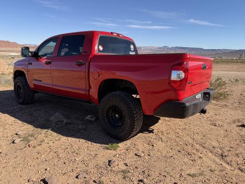Red 2016 Toyota Tundra SR5