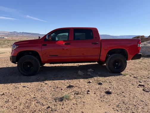 Red 2016 Toyota Tundra SR5