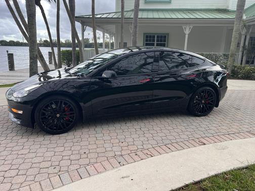 Black 2022 Tesla Model 3 Performance